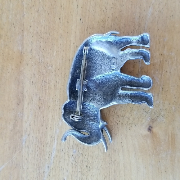 Vintage JJ Pewter Elephant Brooch - Picture 2 of 4